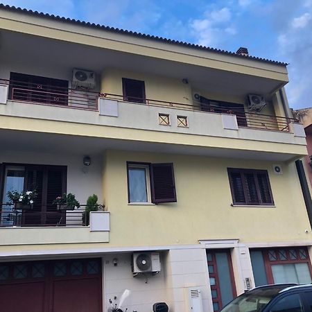 Mansarda Mentana Due Apartment Vittoria Luaran gambar