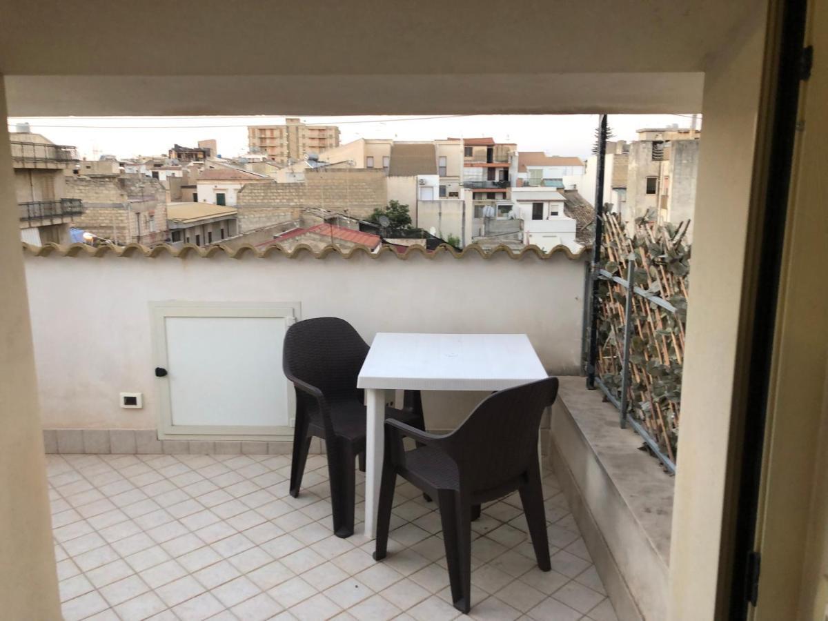 Mansarda Mentana Due Apartment Vittoria Luaran gambar